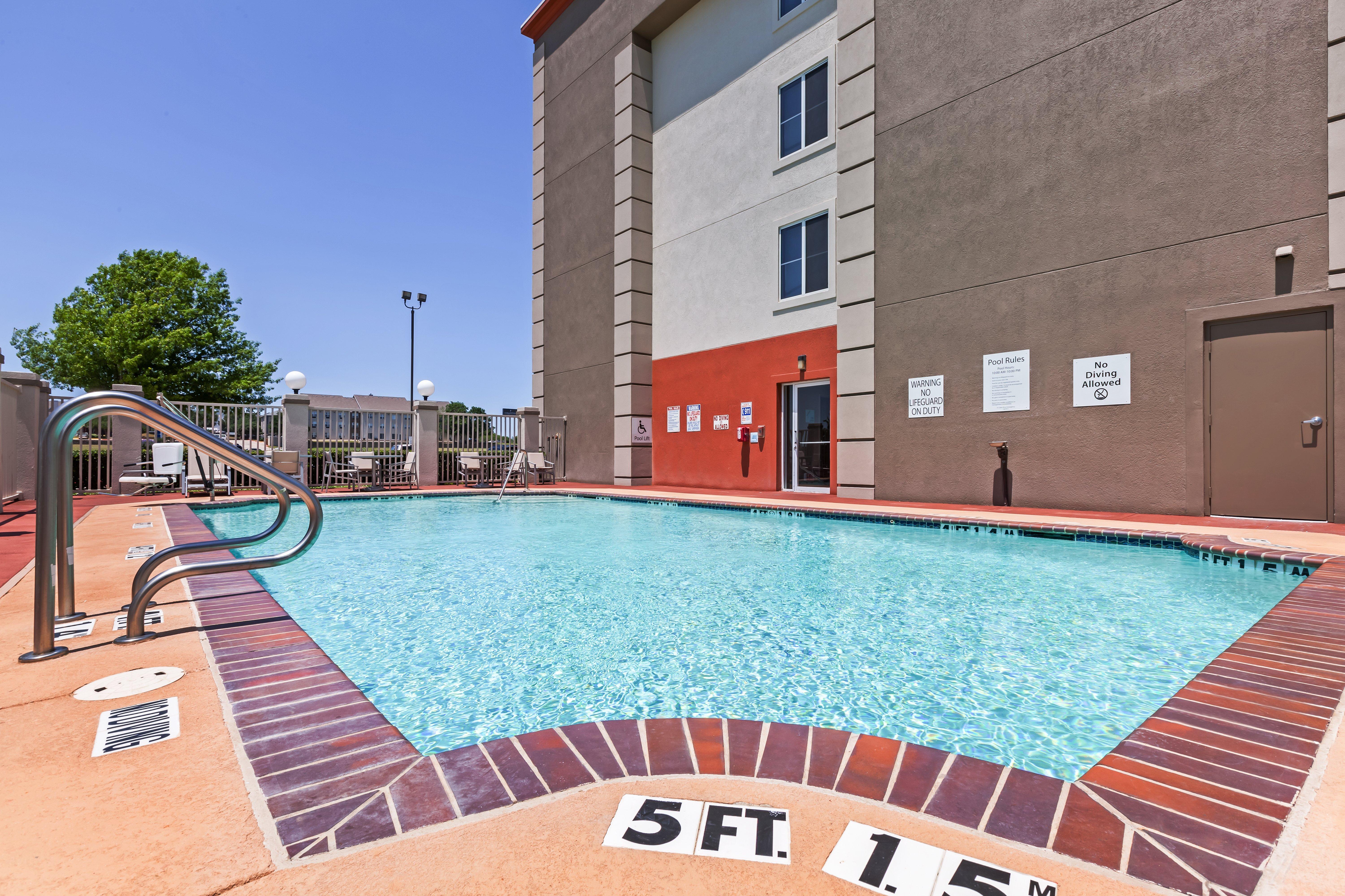 Holiday Inn Express Hotel & Suites Dallas Lewisville By Ihg Exterior foto